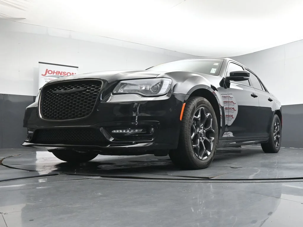 Used 2022 Black Chrysler Touring image 35