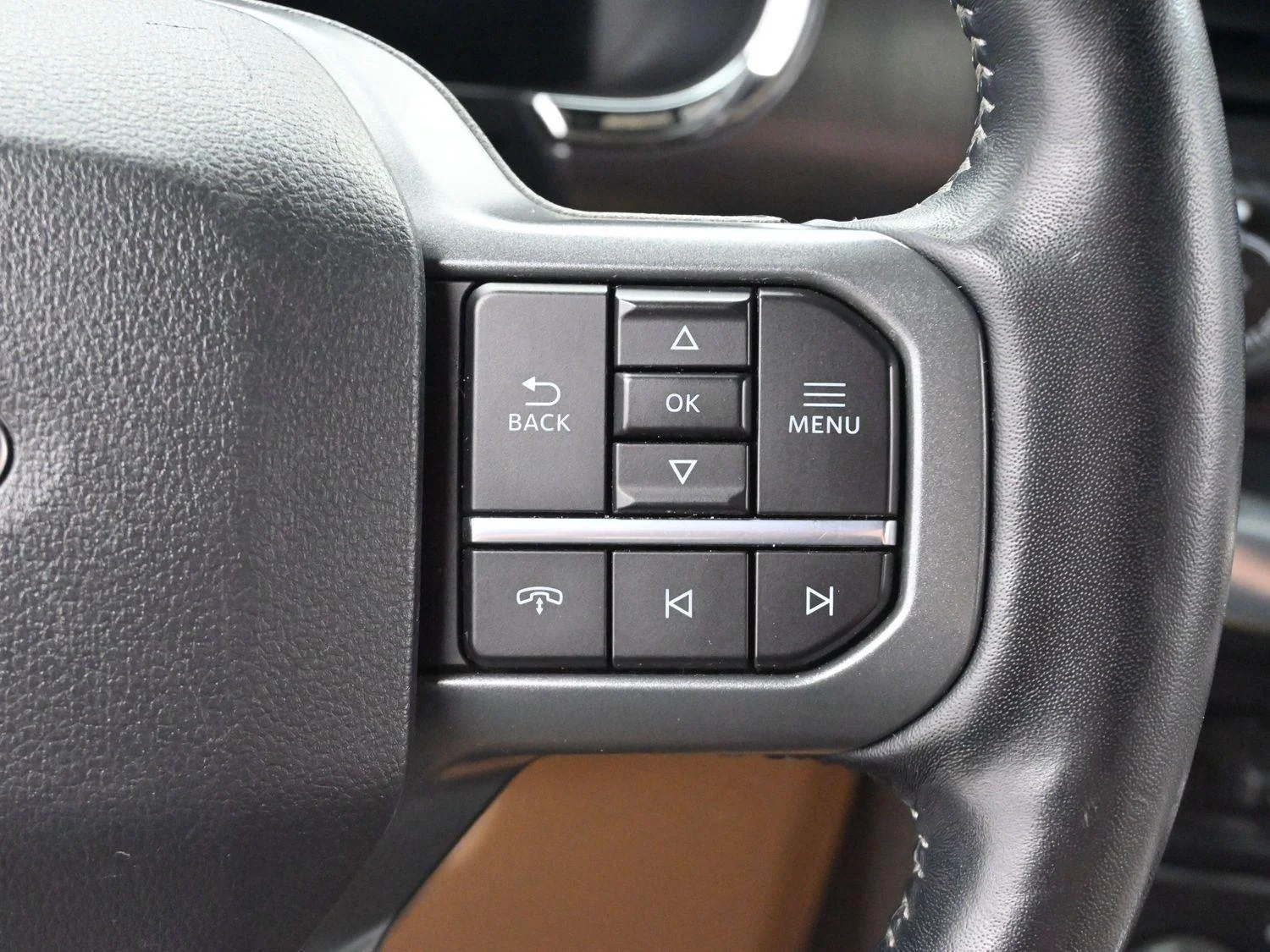 Used 2022 Star White Metallic Tri-Coat Ford LARIAT image 19