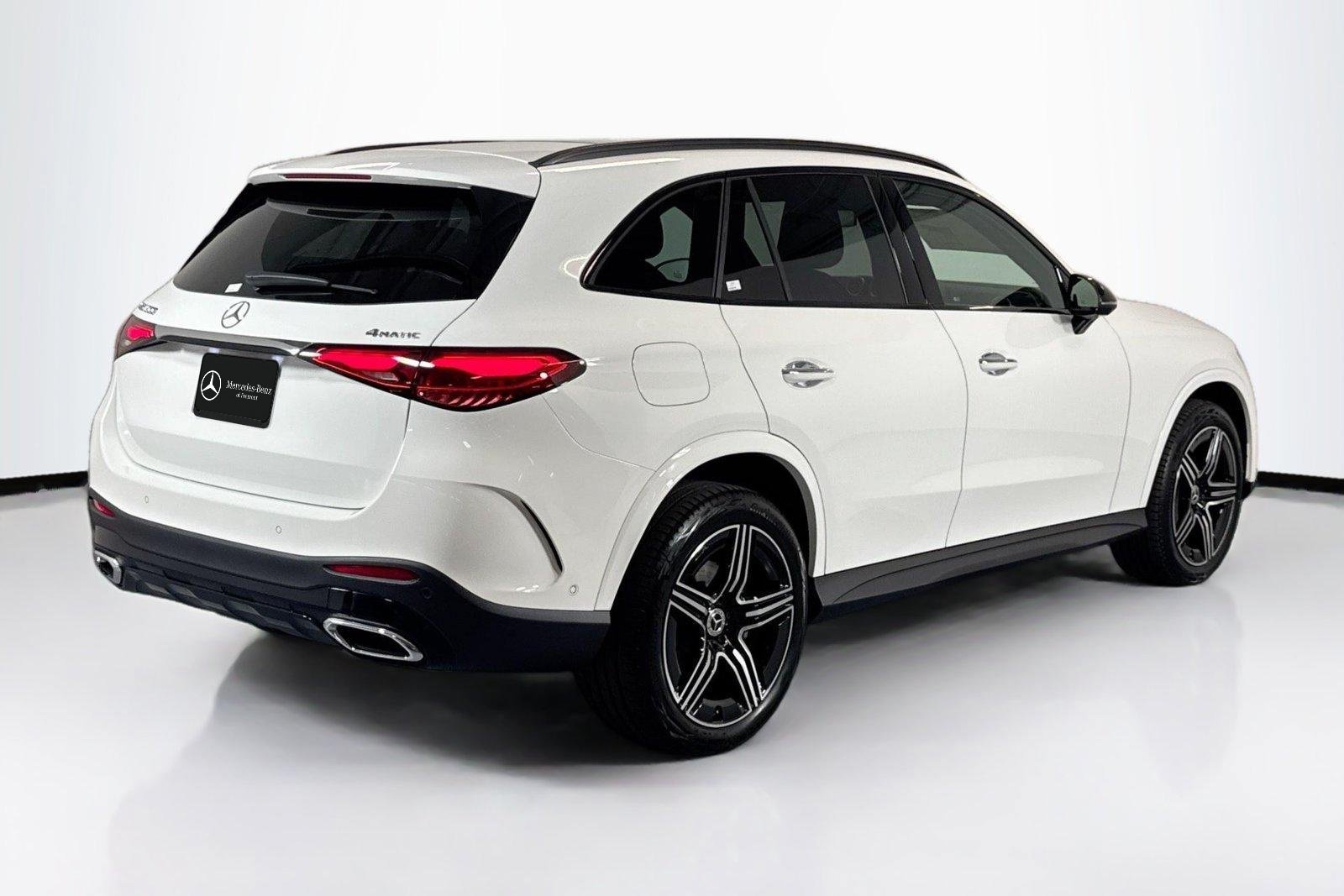 New 2026 Polar White Mercedes-Benz GLC 300 image 5