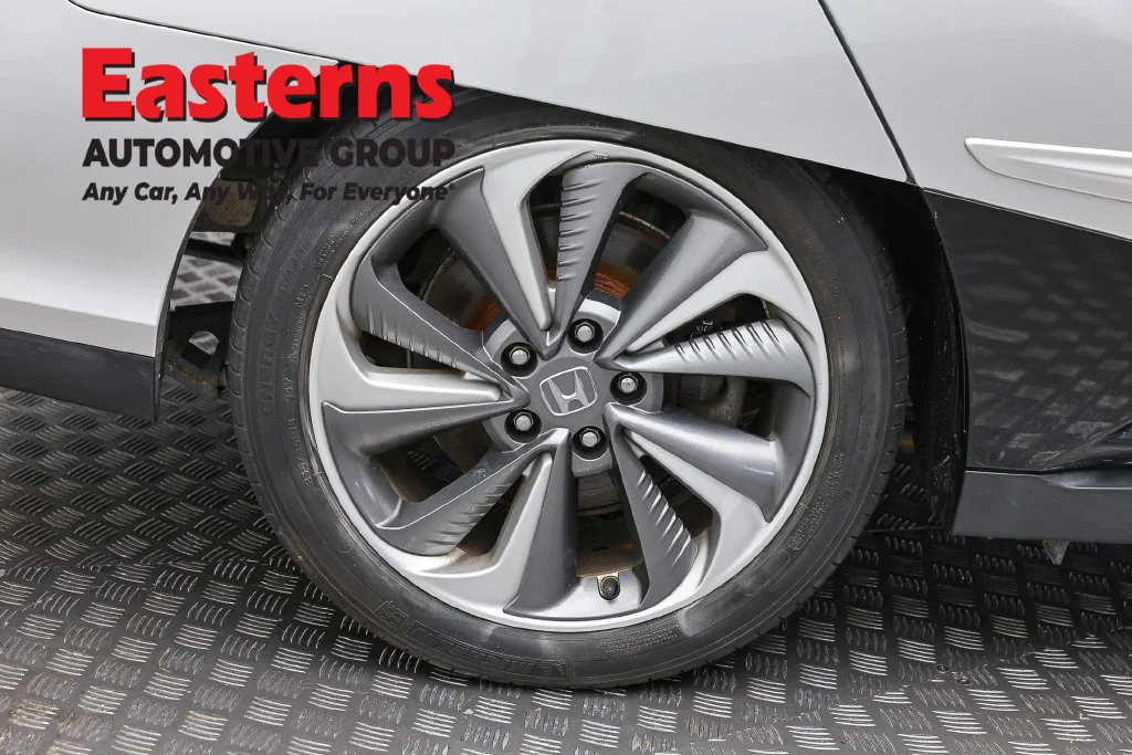 Used 2018 Silver Honda Touring image 29