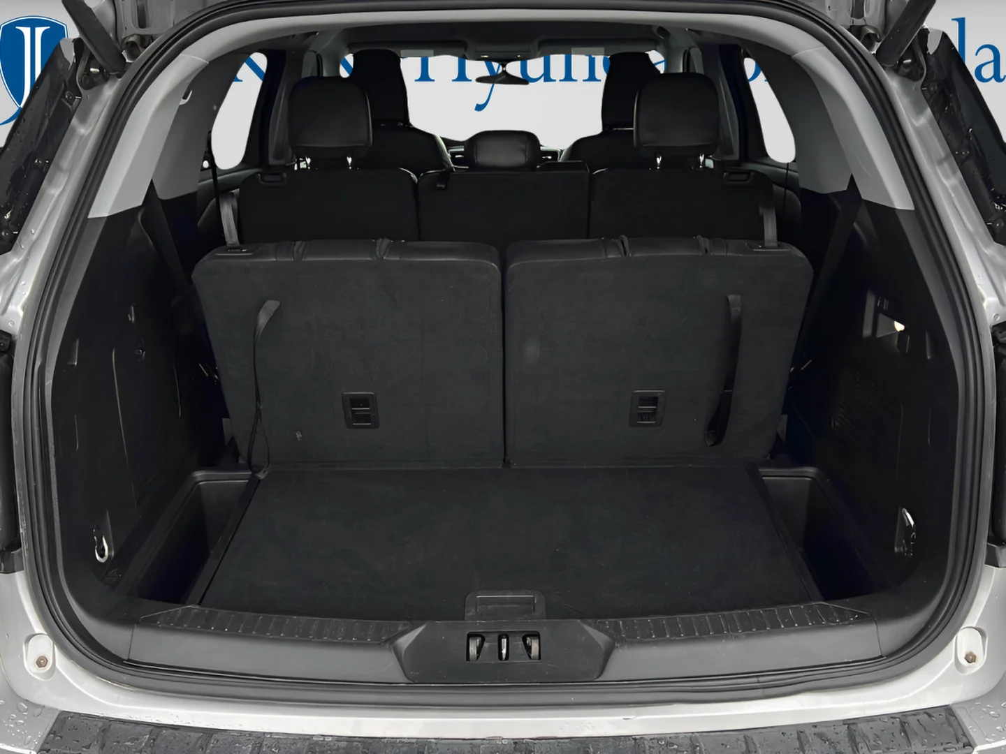 Used 2023 Silver Metallic Ford XLT image 9