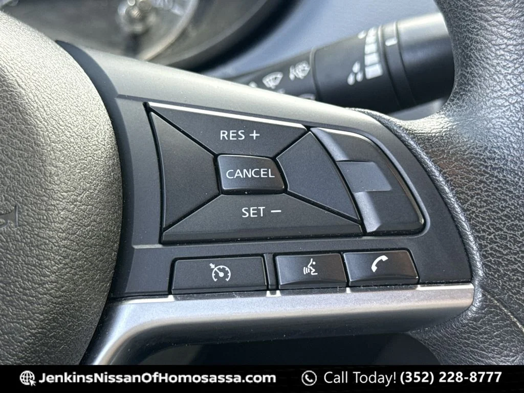 Used 2023 Silver Nissan 1.6 SV image 40