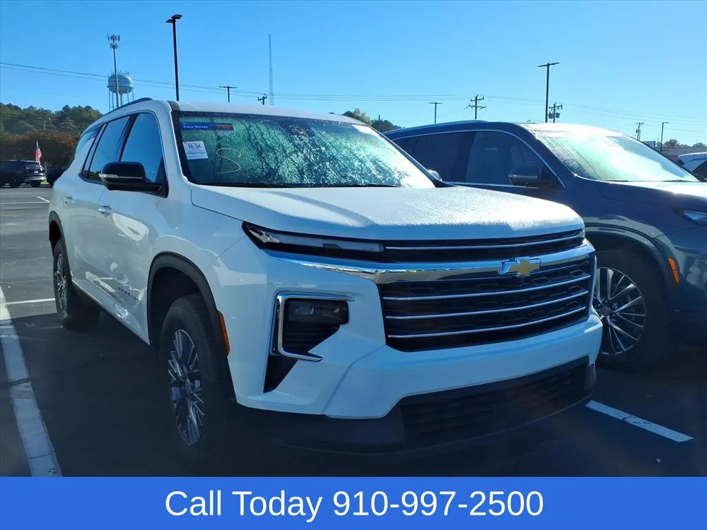 Used 2026 Summit White Chevrolet LT image 3