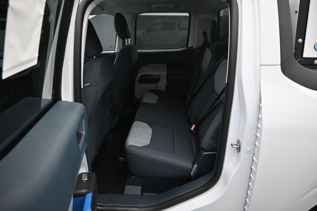 New 2026 Oxford White Ford XLT image 16