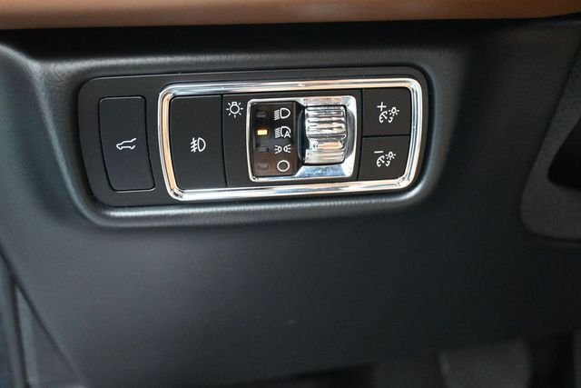 Used 2023 Black Lincoln Reserve image 21