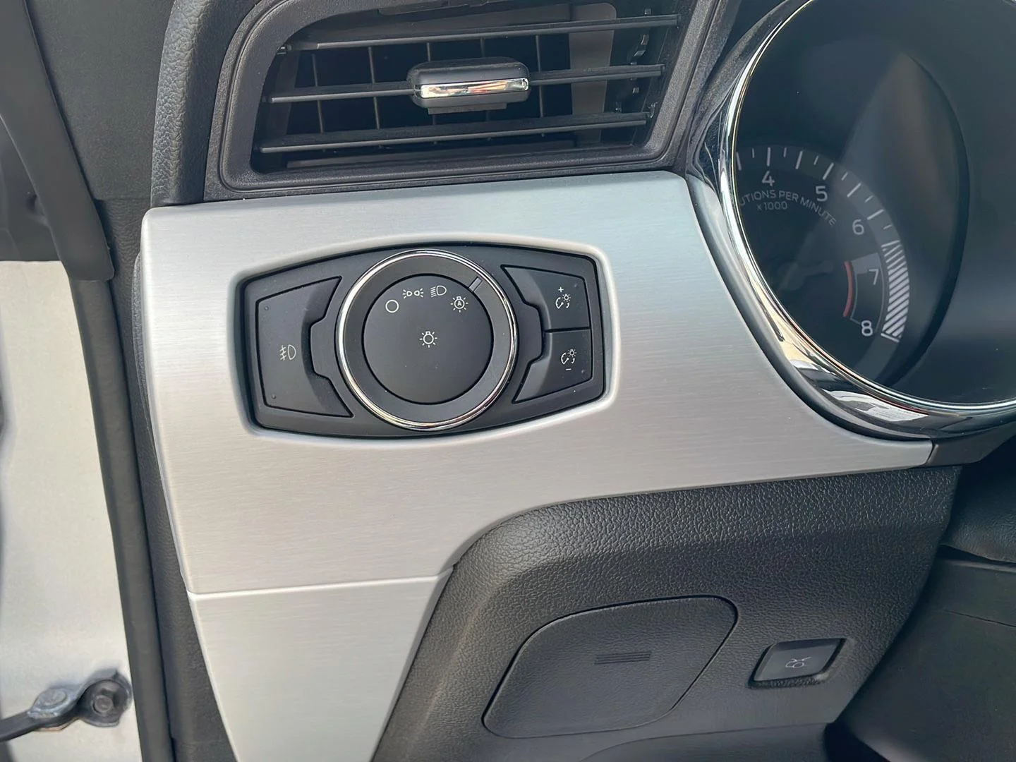 Used 2015 Ingot Silver Ford GT Premium image 16