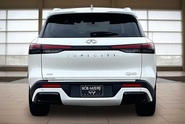 Used 2023 White INFINITI LUXE image 4