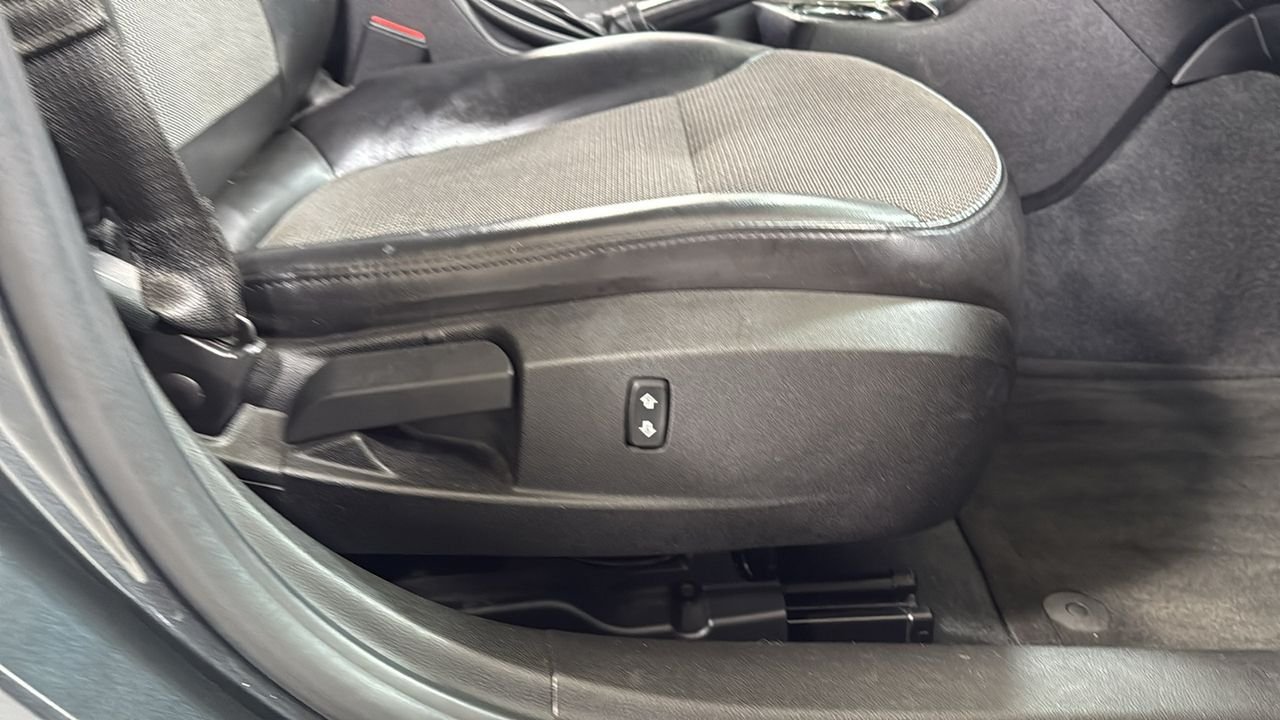 Used 2014 Gray Chevrolet LT image 20