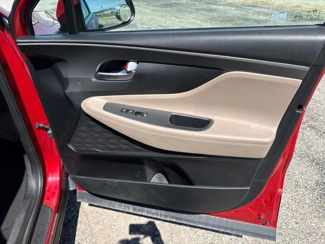 Used 2019 Red Hyundai SE image 32