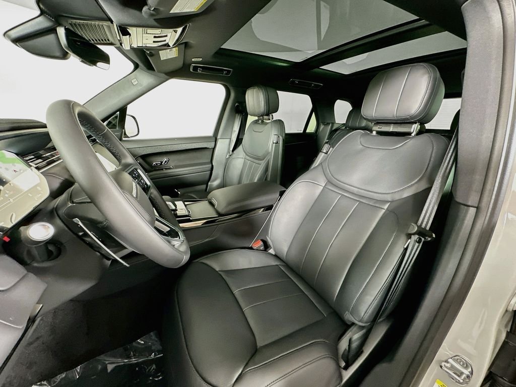 New 2026 Borasco Grey LAND ROVER SE image 11