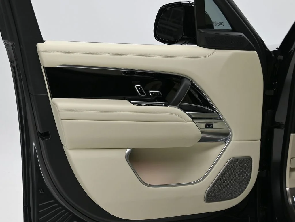 Used 2025 Borasco Gray Metallic Land Rover Autobiography image 25