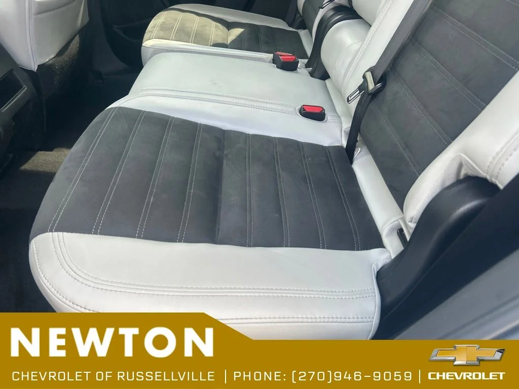 Used 2025  Mitsubishi SE image 36
