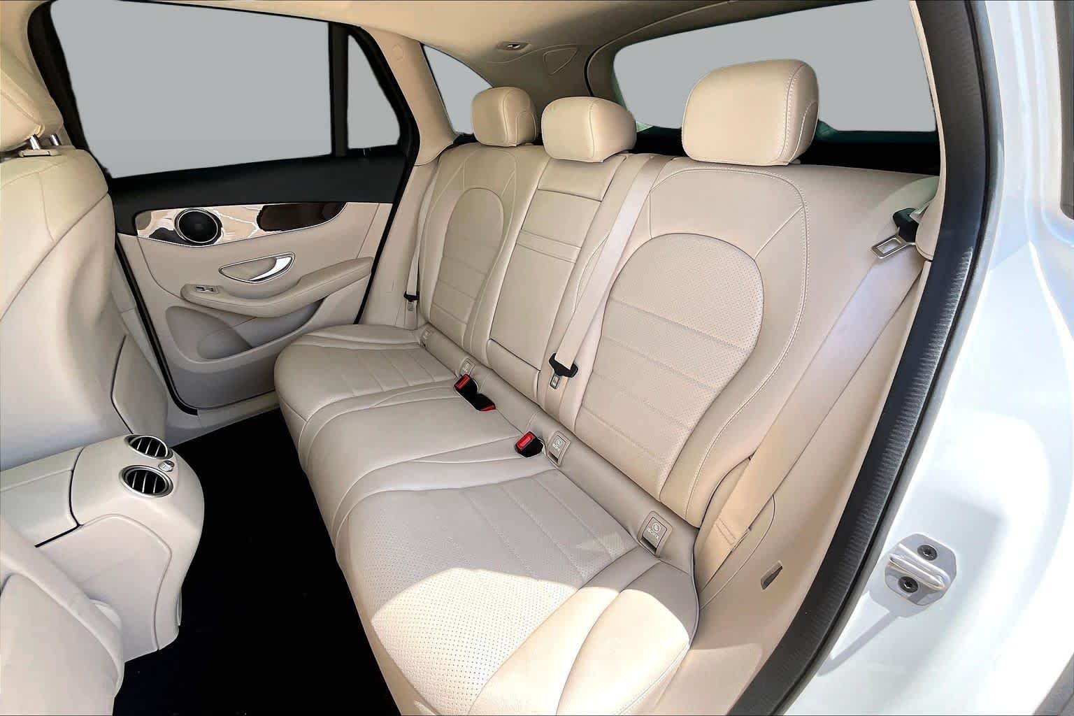 Used 2022 Polar White Mercedes-Benz GLC 300 image 20