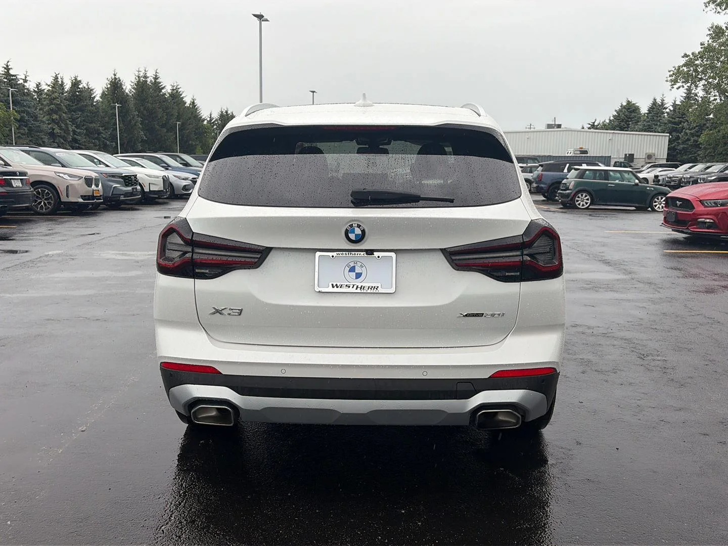 Used 2022 Mineral White Metallic BMW xDrive30i image 4