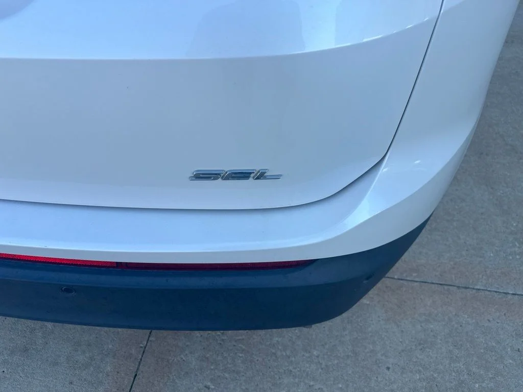 Used 2018 White Ford SEL image 34
