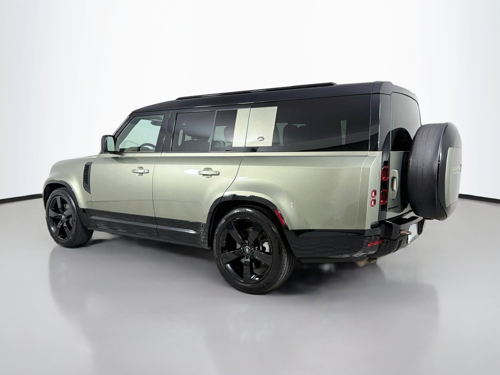 Certified Used 2023 Green Land Rover X-Dynamic SE image 7