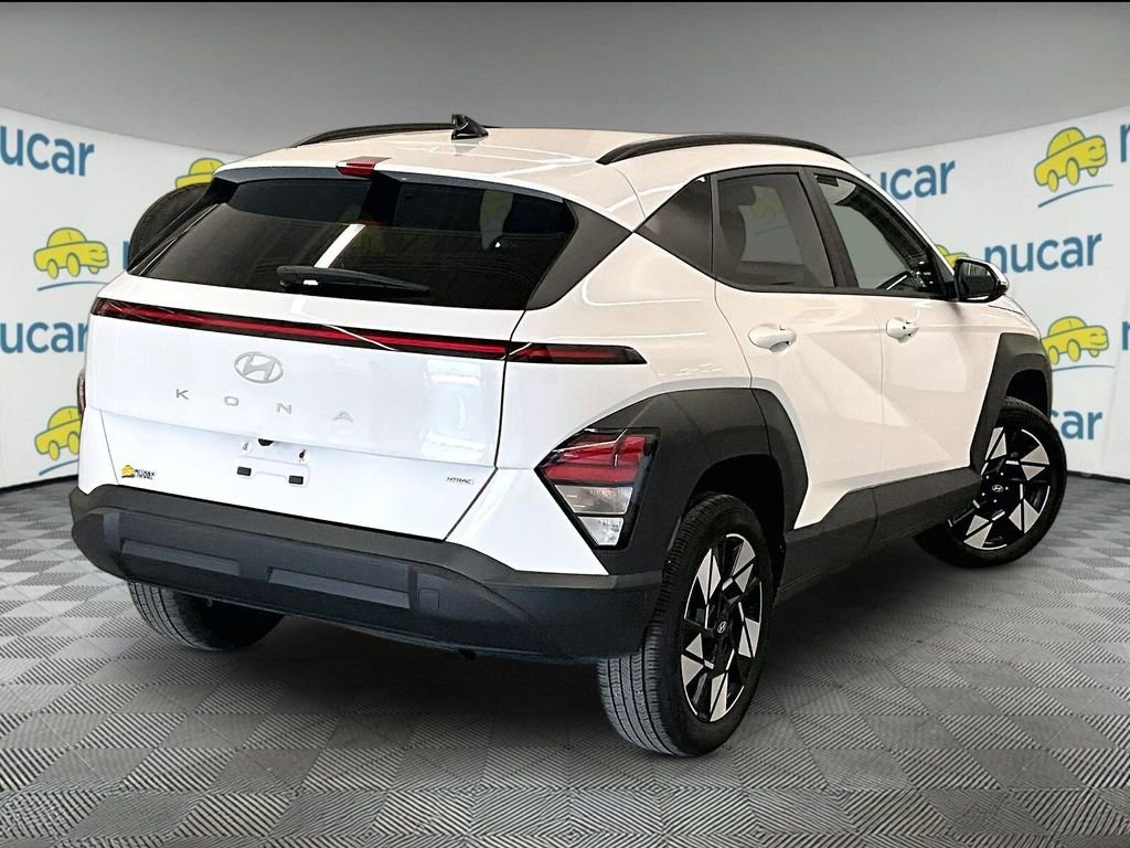 Used 2025 Atlas White Hyundai SEL image 6