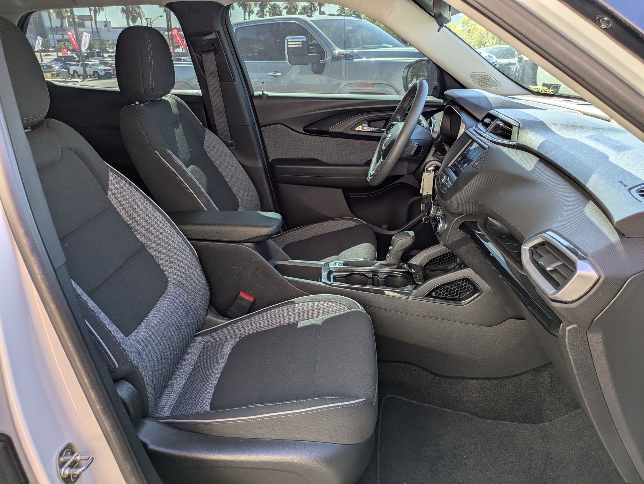 Used 2021 Summit White Chevrolet LS image 27
