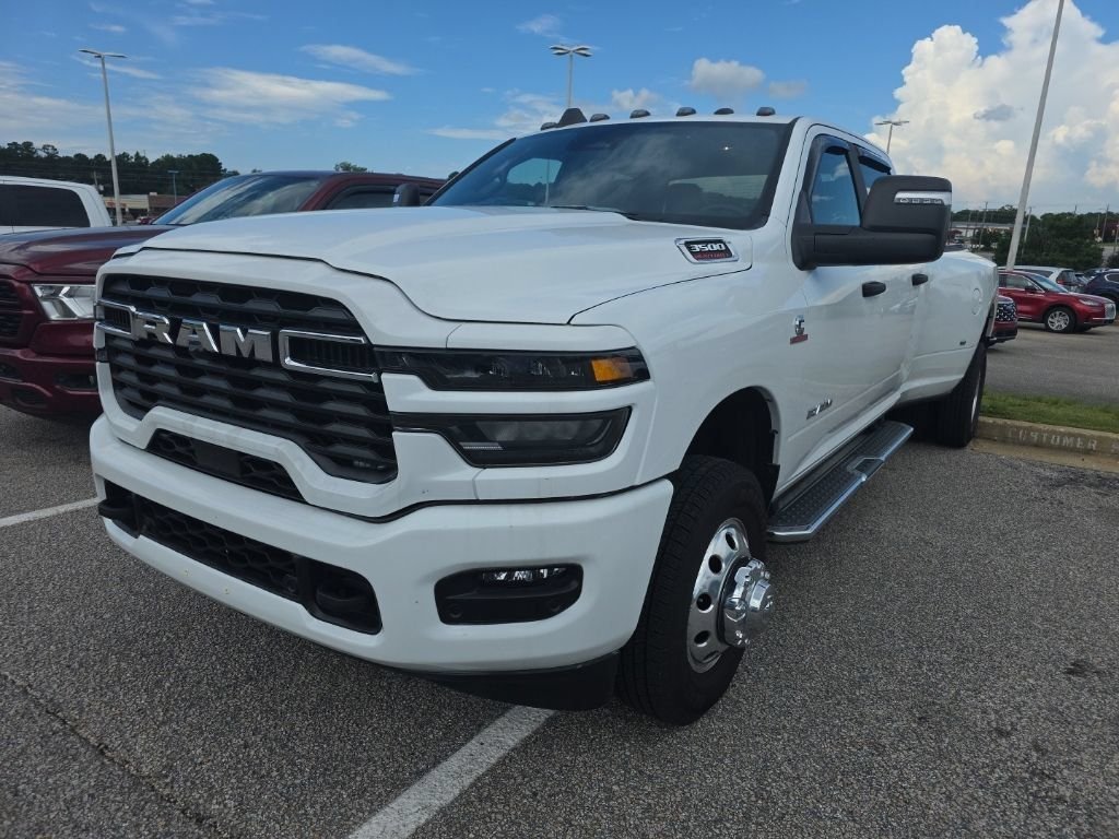 Used 2025 White Ram Big Horn image 5