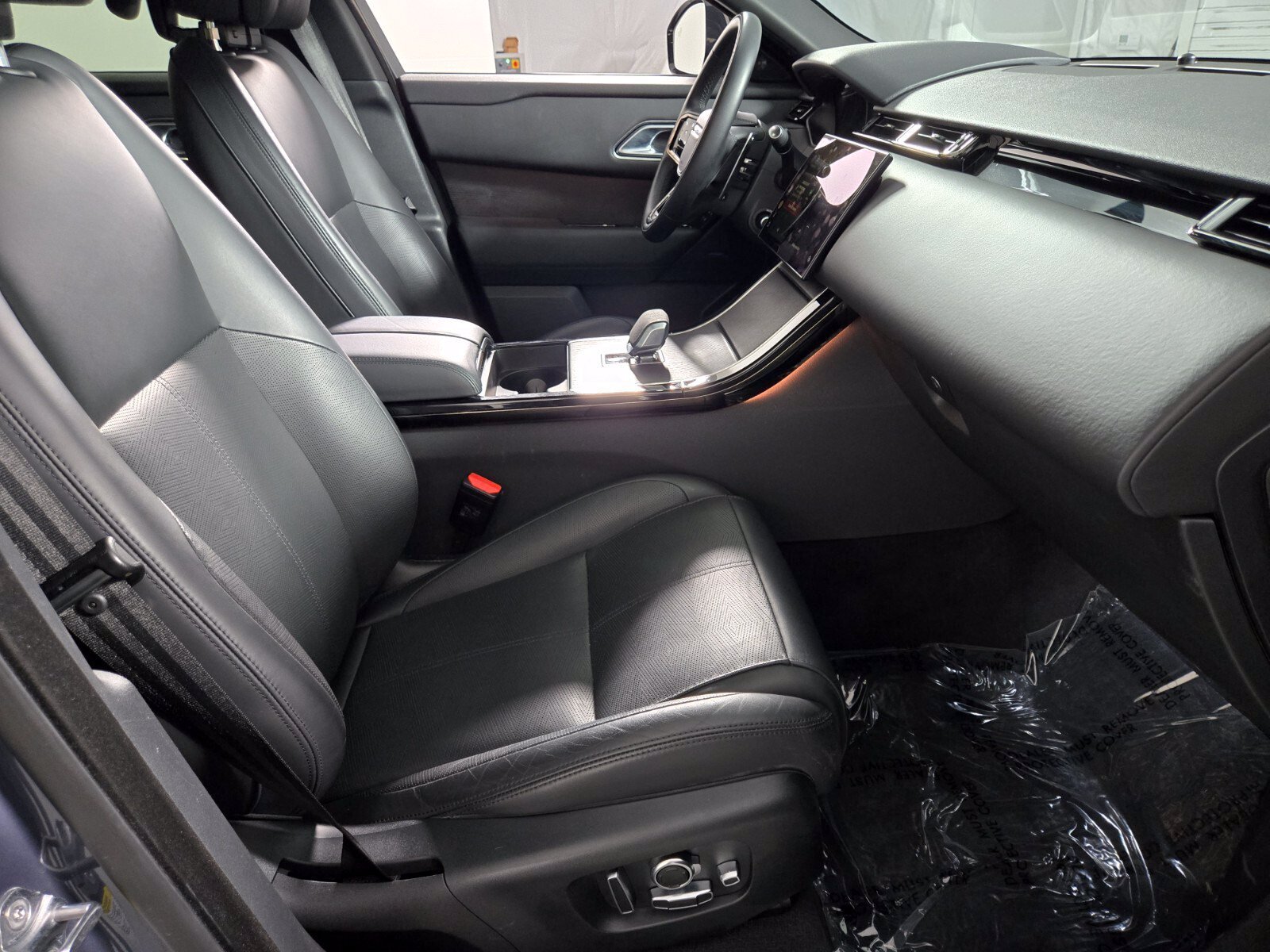Used 2024 Varesine Blue Metallic Land Rover Dynamic HSE image 3