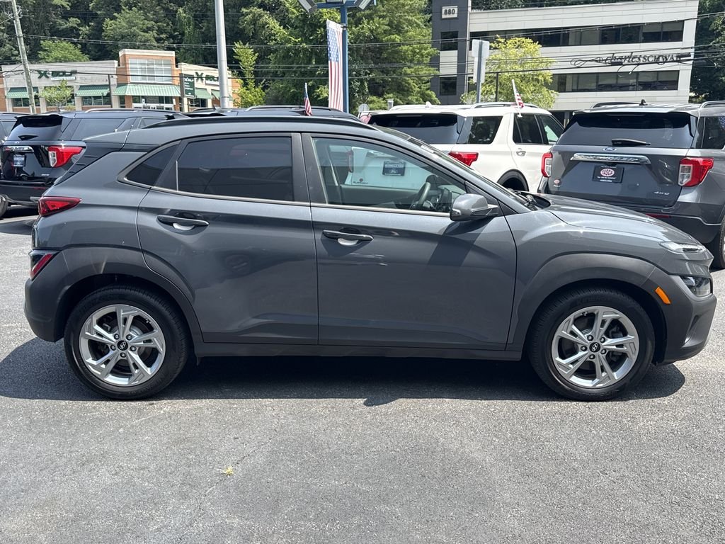 Used 2023 Gray Hyundai SEL image 3