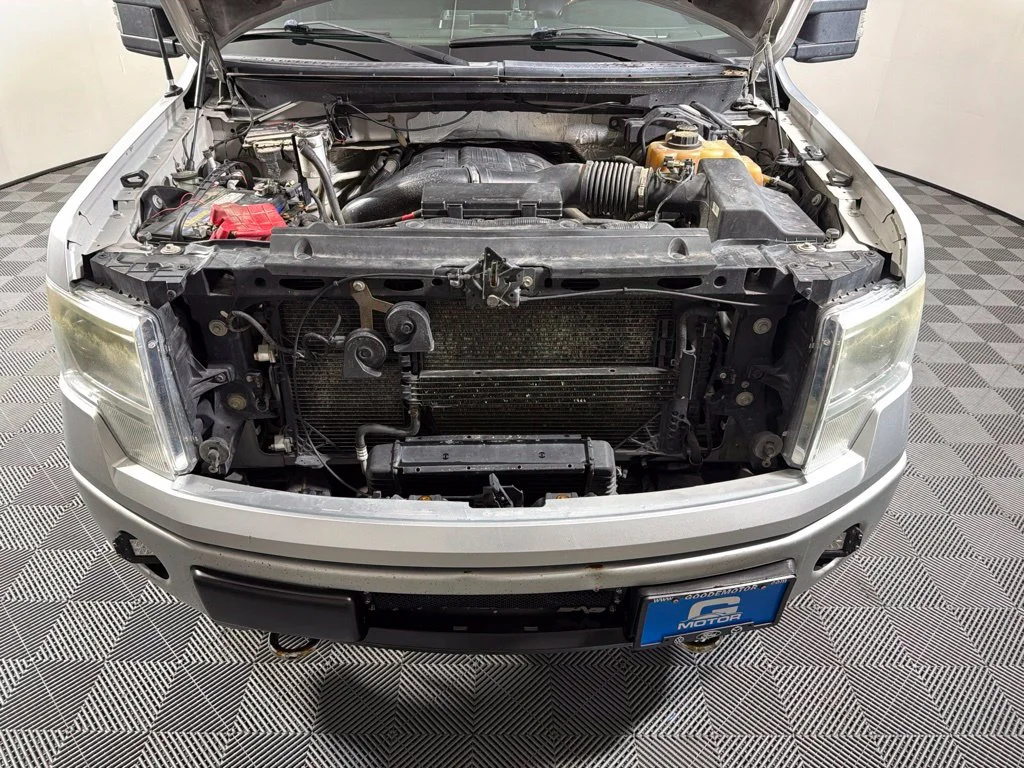 Used 2013 Silver Ford Platinum image 26