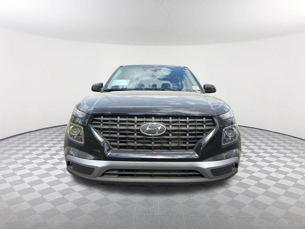 New 2026 Black Hyundai SE image 2