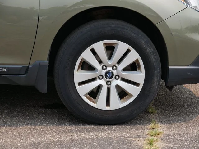 Used 2016 Green Metallic Subaru 2.5i Premium image 7