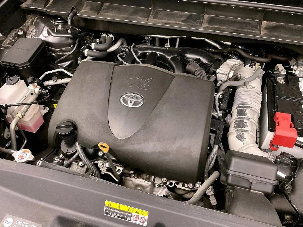 Used 2022 Gray Toyota XLE image 39