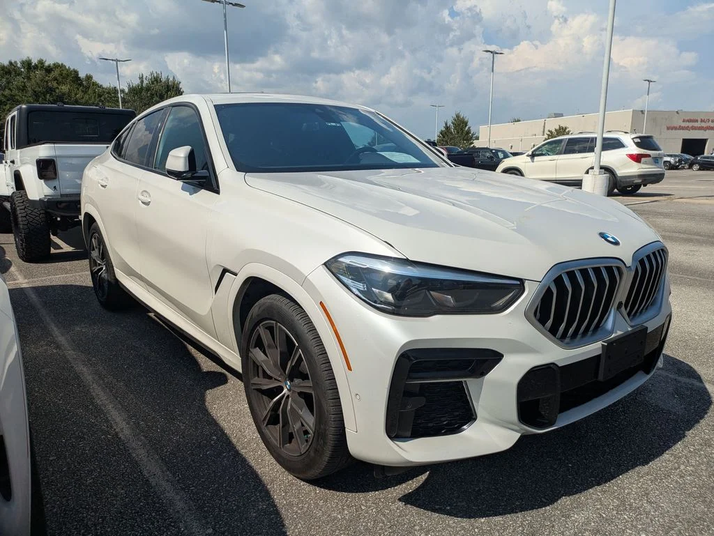 Used 2023 White BMW xDrive40i image 3