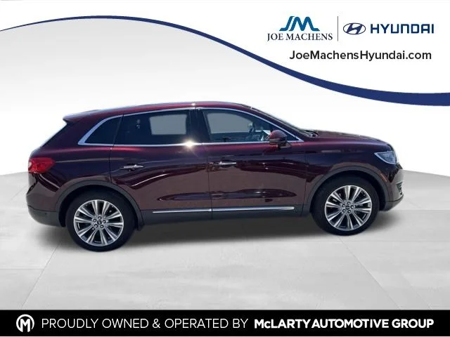 Used 2018 Red Lincoln Reserve image 4
