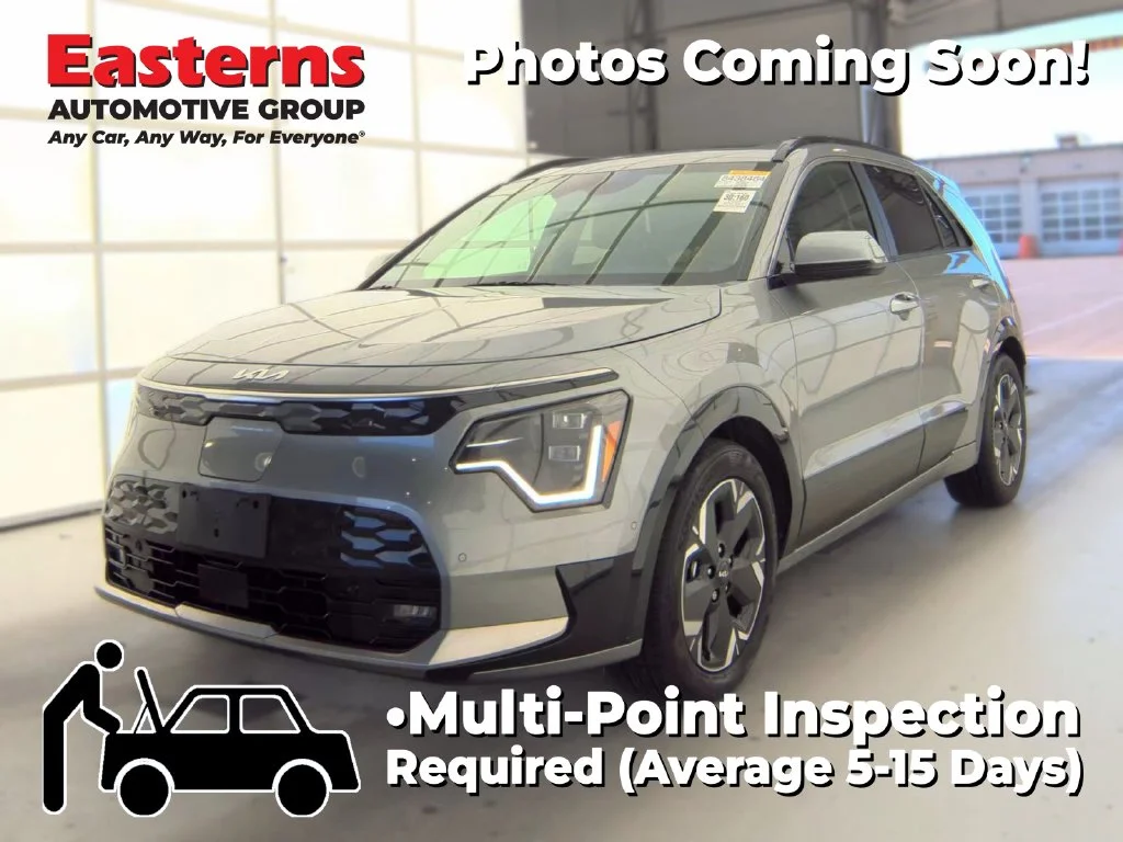 Used 2023 Gray Kia Wave image 1