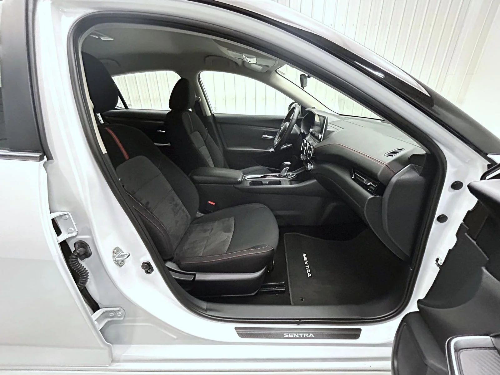 Used 2024 White Nissan SR image 15