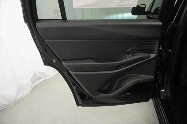 New 2026 Diamond Black Crystal Pearl-Coat Exterior Paint Jeep Overland image 30