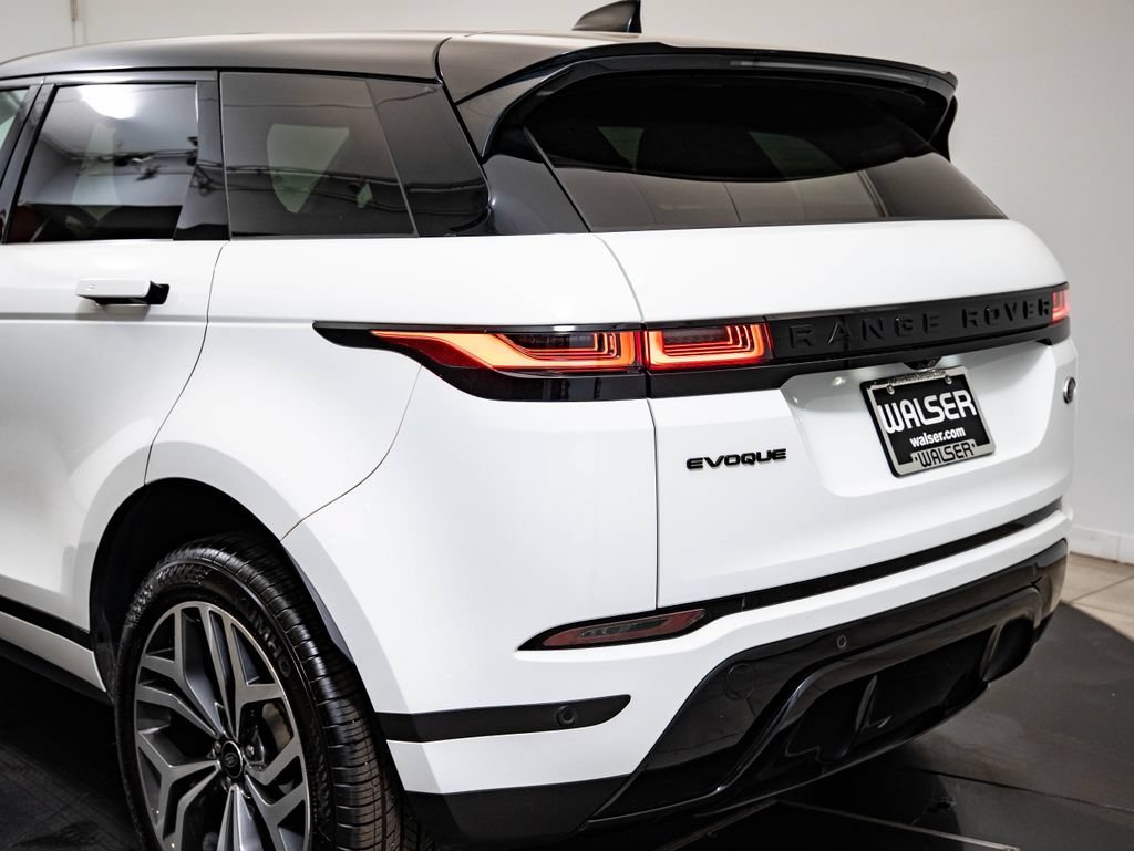 Used 2022 Fuji White Land Rover SE image 19