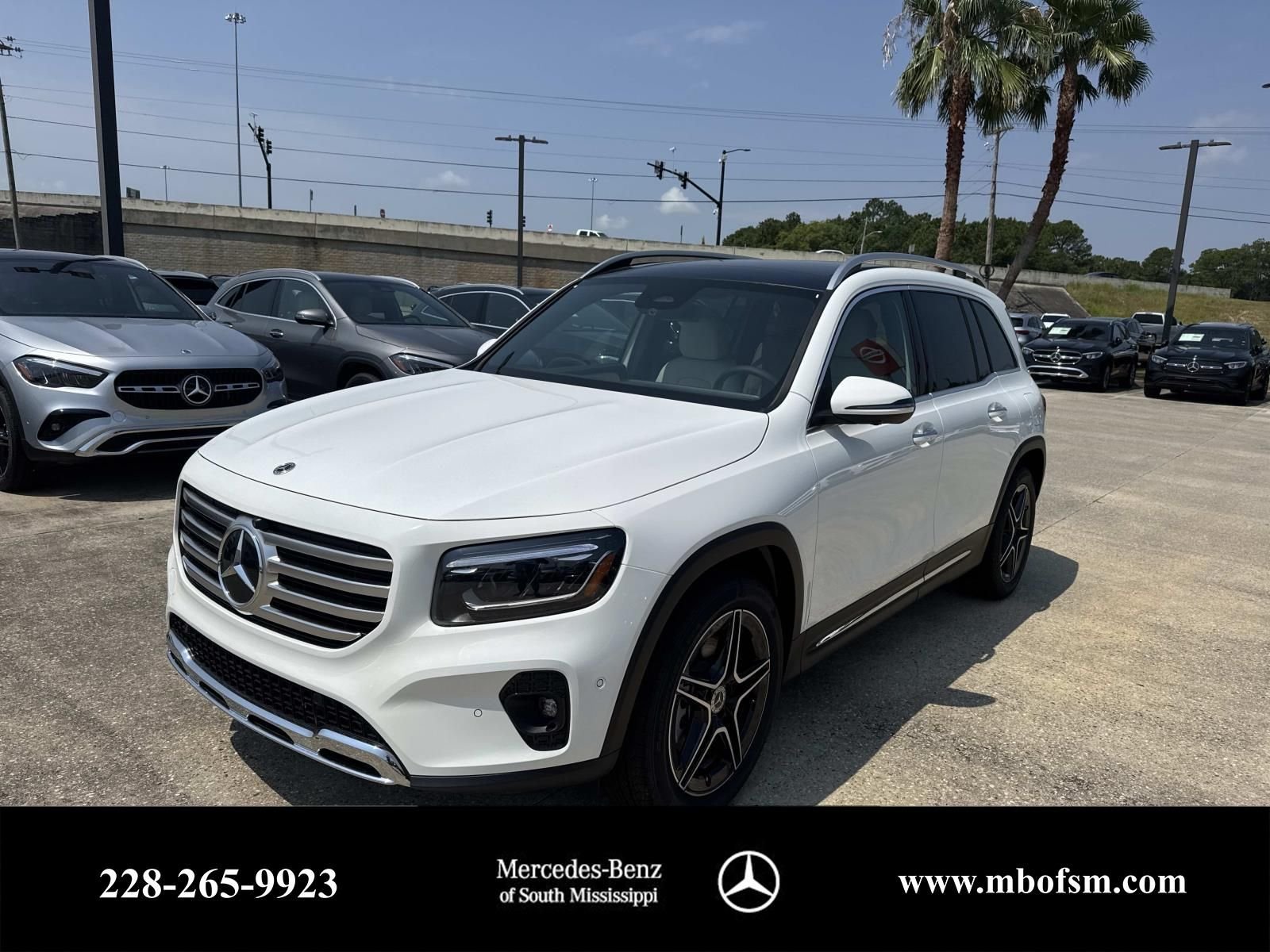 New 2026 White Mercedes-Benz GLB 250 image 1