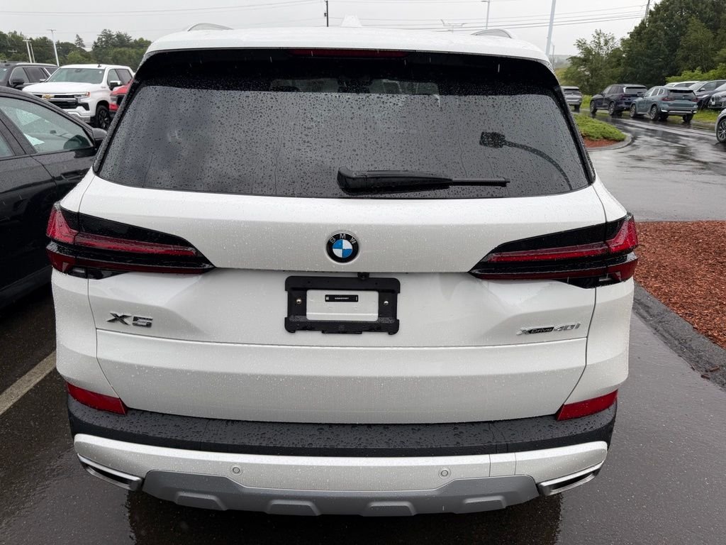 Used 2026 White BMW xDrive40i image 4