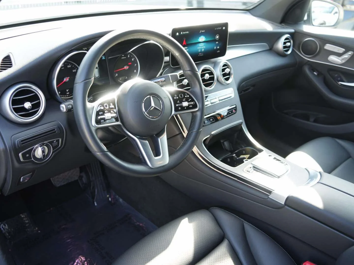 Used 2022 Polar White Mercedes-Benz GLC 300 4MATIC® SUV image 12