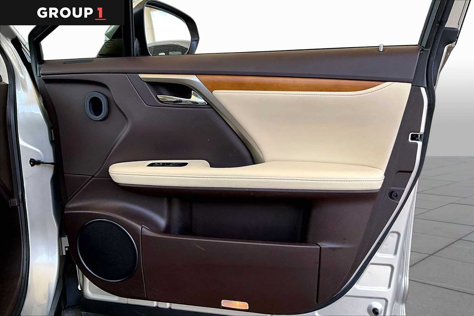 Certified Used 2020 Moonbeam Beige Metallic Lexus  image 20