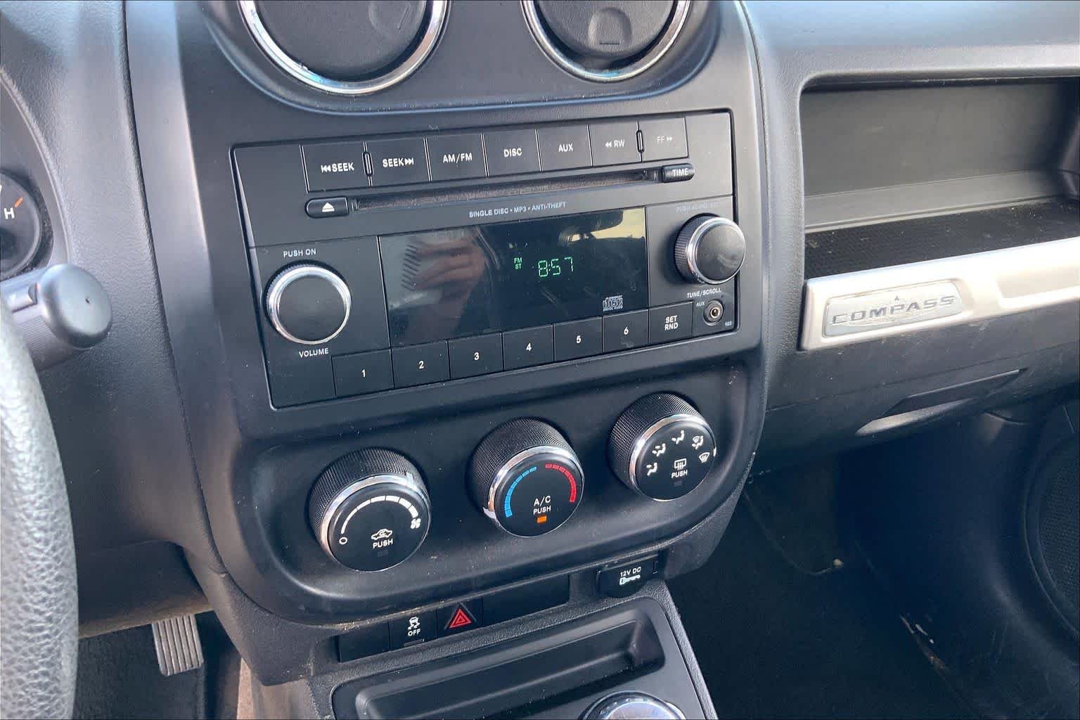 Used 2014 True Blue Pearlcoat Jeep Sport image 34