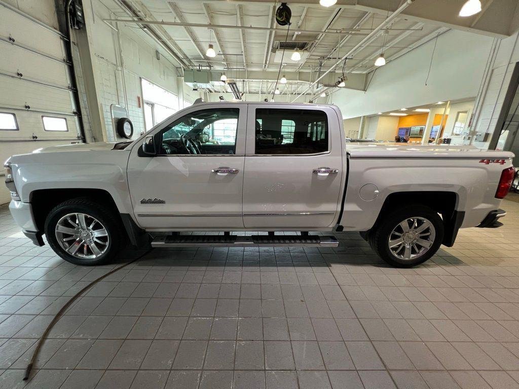 Used 2018 Pearl Chevrolet High Country image 4