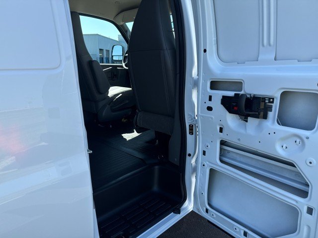 2025 Chevrolet Express Cargo Work Van - Photo 18