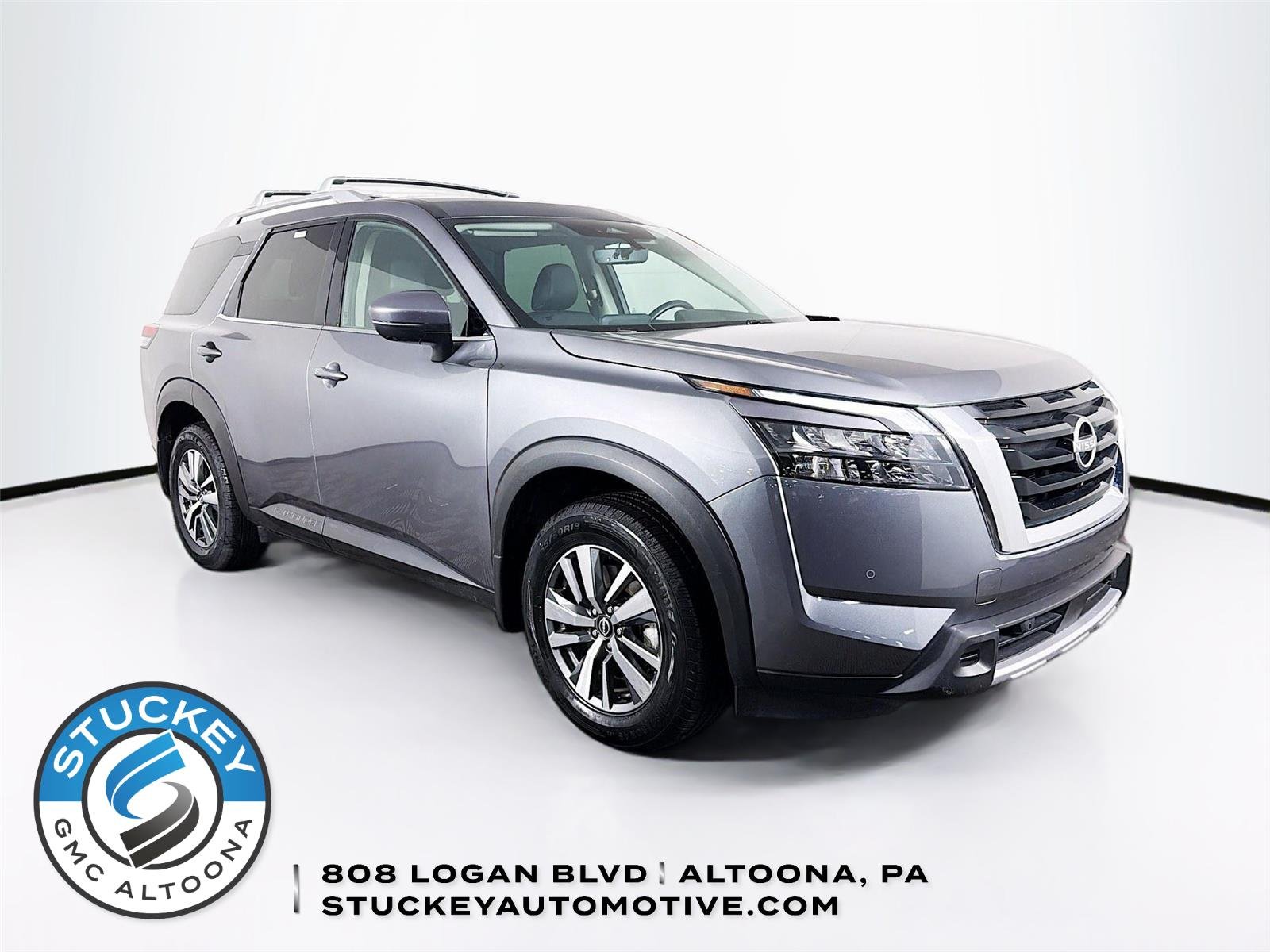 2025 Nissan Pathfinder SL 4WD's photo