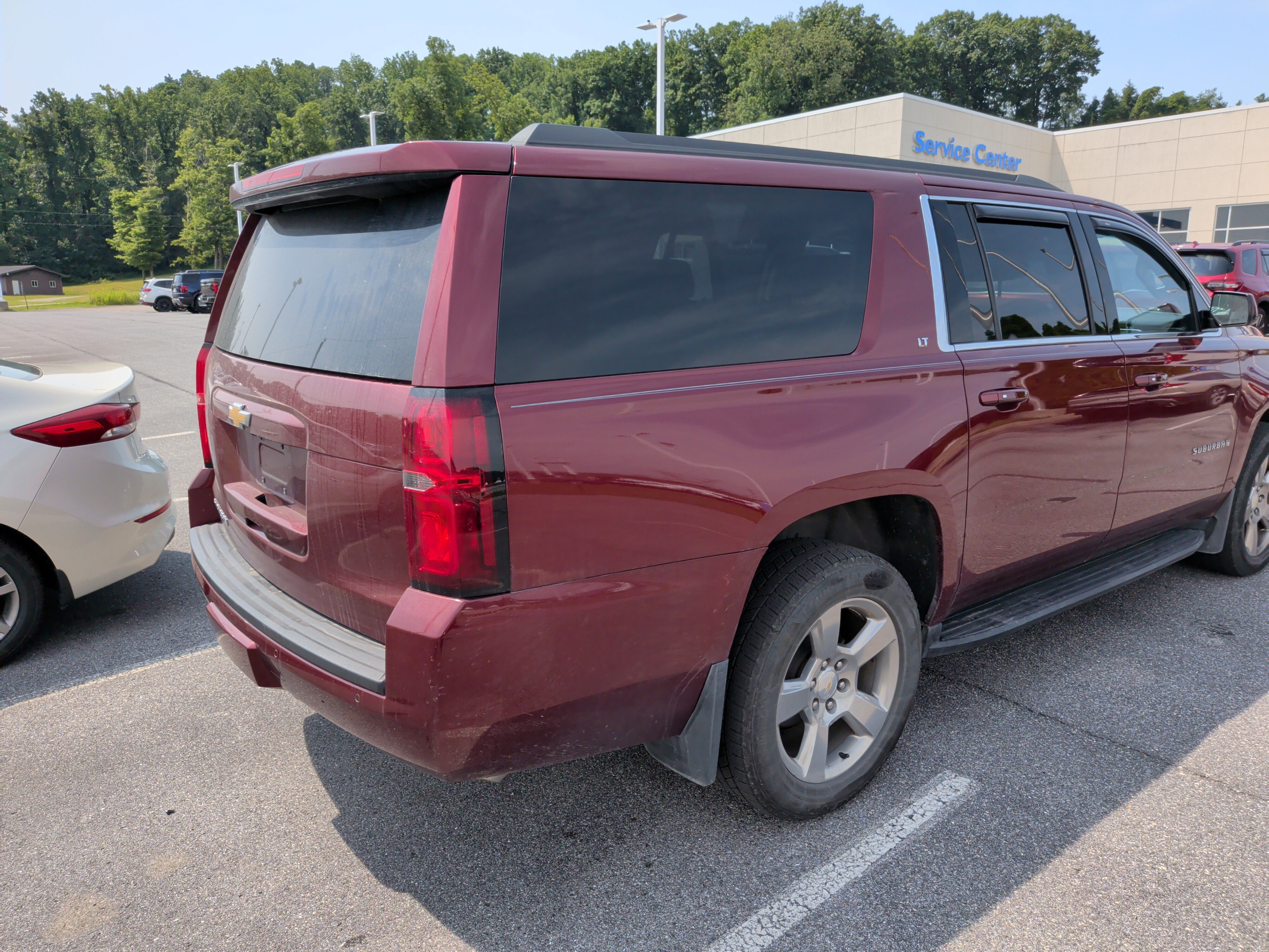 2017 Chevrolet Suburban LT - Photo 3