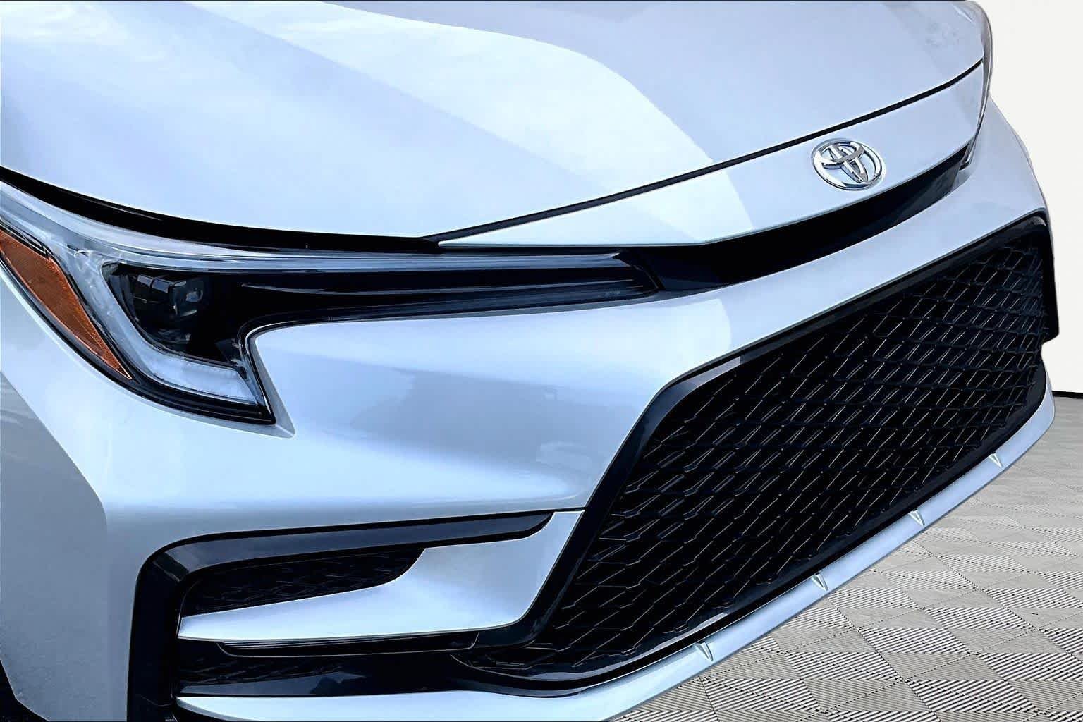Used 2025 Classic Silver Metallic Toyota XSE image 30