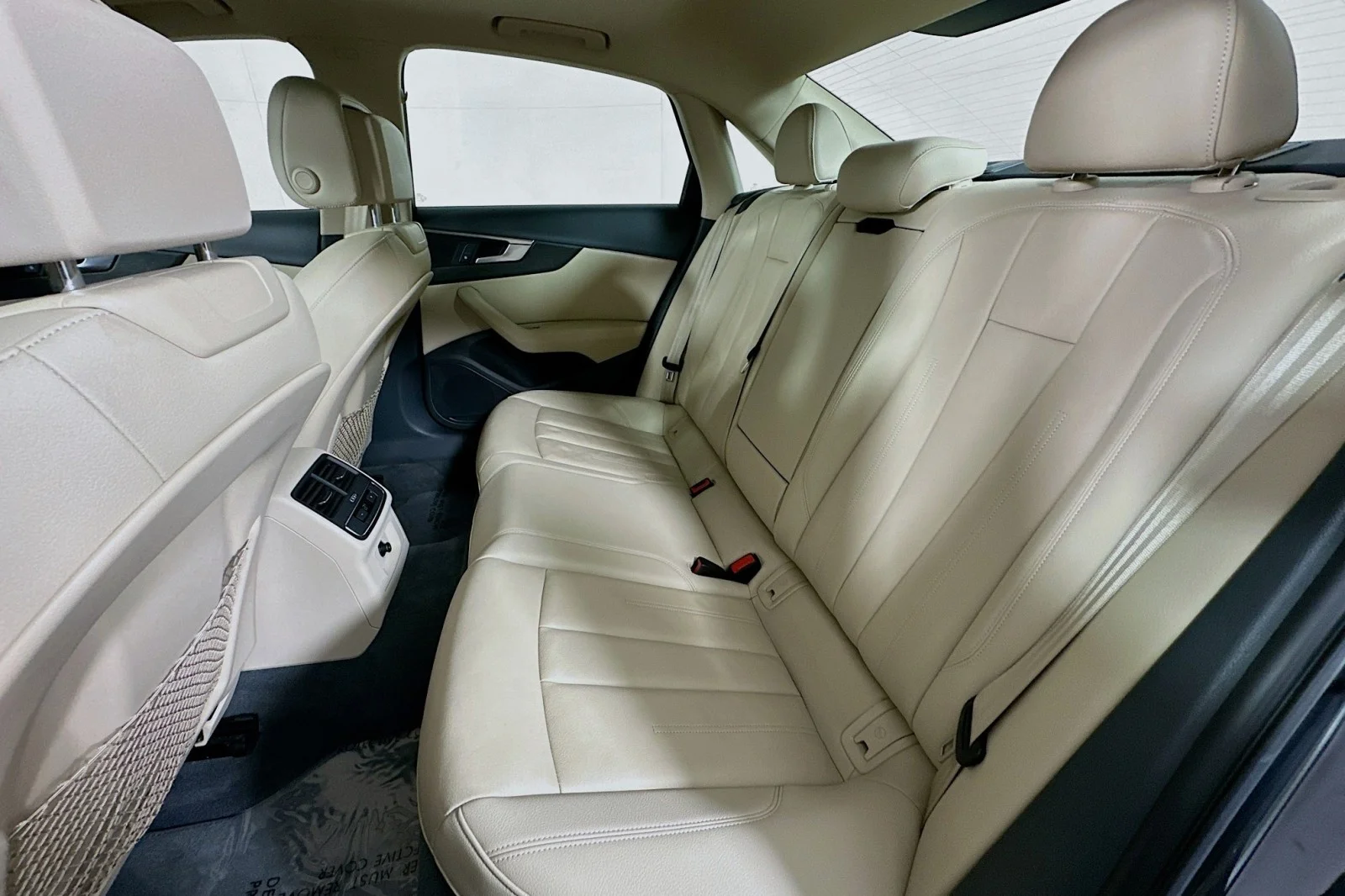 Used 2019 Manhattan Gray Metallic Audi Titanium Premium image 9