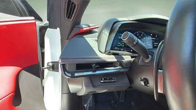 Used 2024 Arctic White Chevrolet 2LT image 20