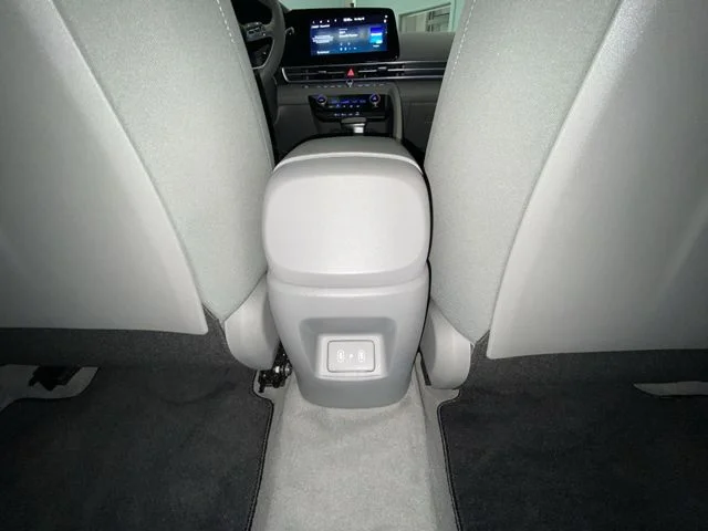 Used 2024 White Hyundai SEL image 28