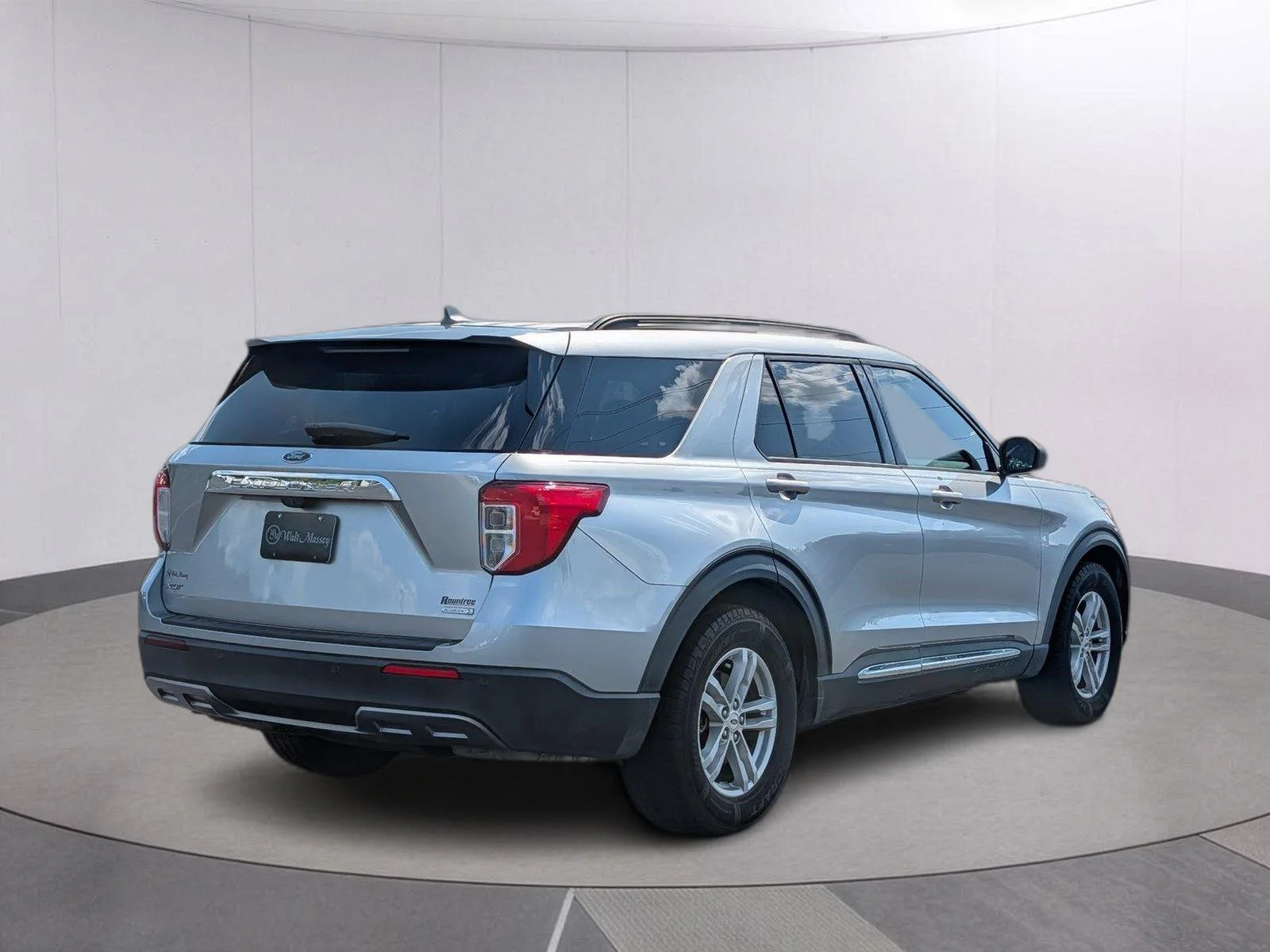 Used 2020 Iconic Silver Ford XLT image 5