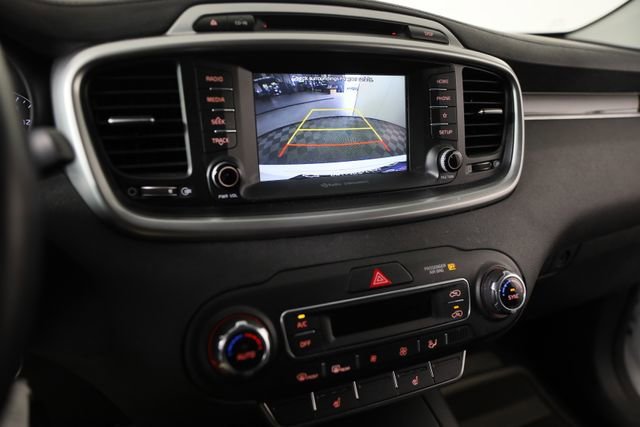Used 2019 White Kia 2.4L LX image 10